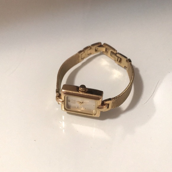 Women’s Squared Watch - Picture 2 of 11